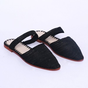 Mules pour femmes en raphia faites à la main |   Chaussures écologiques chics |   Confort léger pour un style au quotidien - Product Image 1