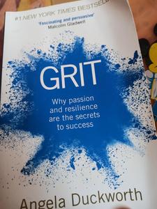 Grit by Angela Duckworth paperback <b>book</b> bestselling for adult - Product Image 2