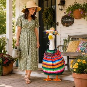 Tenue de dindon de la ferme, Costume de Fiesta Mexicaine, Robe Serape Colorée, Sombrero, Collier de perles, Décoration de jardin - Product Image 5