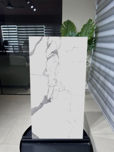 กระเบื้องพอร์ซเลนสีดำ Statuario Supremo ขนาด 8 มม. |   ความงามแบบหินอ่อนสีดำที่น่าทึ่ง |   กระเบื้องปูพื้นและผนังภายในอาคารระดับหรู - Product Image 3