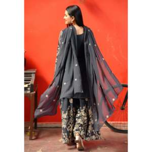 Ensemble de costume Sharara pour femmes de créateur avec broderie et code de séquence - Product Image 4