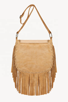 Sac bandoulière en cuir véritable avec motif peint à la main d'oiseaux colibris, libellules et fleurs entourant une pierre turquoise, orné d'un pompon sculpté à la main