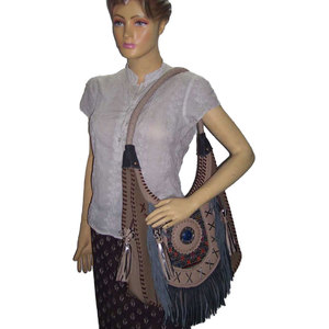 Sac hobo long en cuir suédé à franges, en tissu Banjara, fait main, style bohème, pour femme, sac à bandoulière, sac ethnique gitan, sac fourre-tout pour festival - Product Image 6