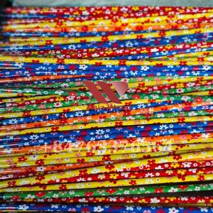 Venta directa de fábrica, gran cantidad, mango de escoba de madera, diseño de flores, precio bajo, fregonas, palo para limpieza de casa, PVC PP - Product Image 1