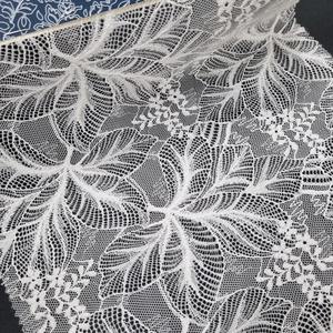 Tissu en dentelle extensible léger à motif floral, nylon et élasthanne, maille chaîne 147 cm, couleur et motifs personnalisés pour lingerie de mariage - Product Image 1