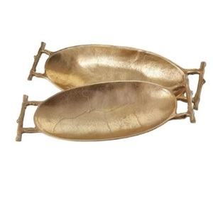 Bandeja de Servicio de Metal y Vidrio con Diseño Elegante y Borde Decorativo de Proveedores Indios, para Uso en Hogar, Restaurante y Hotel - Product Image 6