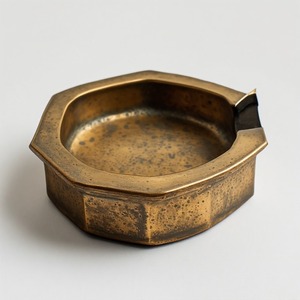 Classic Octagonal Metal Cigar Ashtray with Antique Finish Durable Design for Smoking Accessories - Product Image 1