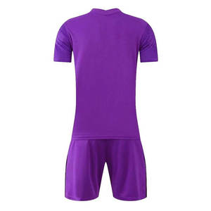 Ensemble de maillot de football pour homme, violet, manches courtes, col rond, respirant, coupe athlétique, toutes saisons, impression sublimée - Product Image 2
