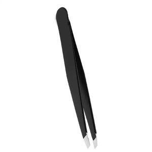 Pinzas para Pestañas Ryzer Studio Clásicas de Punta Puntiaguda de Acero Inoxidable, Mango Cómodo, Diseño Ecológico y Duradero, 9 cm - Product Image 1
