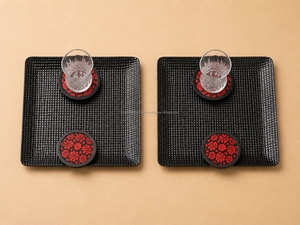 Ensemble de service multifonctionnel 3 pièces traditionnel en fibres végétales, motif nature morte, plateaux rectangulaires noirs, sous-verres rouges, décoratif - Product Image 1