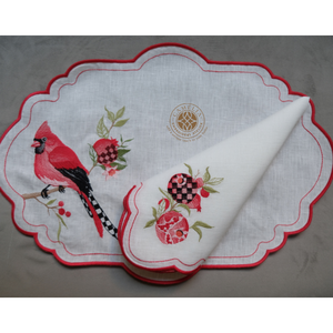Serviette en lin carrée à bords festonnés CAMELLIA, broderie délicate, luxe moderne, faite à la main, personnalisable, design durable, mariages - Product Image 1