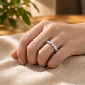 Anillo de Compromiso de Plata de Ley 925 con Diamantes de Corte Baguette y Moissanita Redonda, Anillo de Boda - Product Image 4