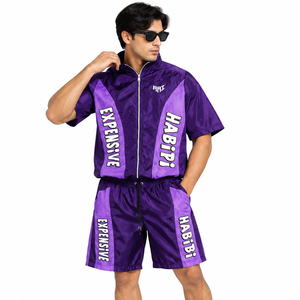 ชุดเซ็ตเสื้อฮู้ดดี้และกางเกงขาสั้นสไตล์สตรีทแวร์ Y2K ปักลายโลโก้แบบกำหนดเอง ผ้าไนลอนน้ำหนักเบา ตกแต่งด้วยผ้าปะติดปะต่อ เหมาะสำหรับฤดูร้อน - Product Image 4