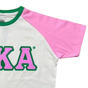 T-shirt de sororité pour femme en coton écologique respirant, coupe ajustée, col rond, manches raglan vert et rose unies - Product Image 5