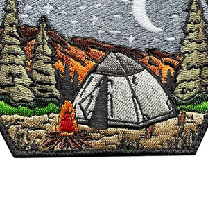 Parche Bordado Termoadhesivo de Fieltro No Tejido con Diseño de Escena de Camping para Decoración de Ropa - Product Image 4