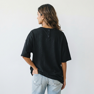 T-shirt Henley décontracté pour femme, style streetwear, éco-responsable, imprimé, à épaules tombantes, en polyester/coton, manches courtes, respirant, boutonné - Product Image 2