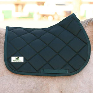 Tapis de selle de haute qualité pour le saut d'obstacles, épaissis, absorbant les chocs et offrant une absorption supérieure de la transpiration. - Product Image 1