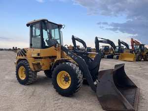 Chargeuse sur pneus Volvo L35B Diesel de qualité supérieure avec boîte de vitesses PLC, pompe HYDAC, moteur et roulement – Haute efficacité - Product Image 6