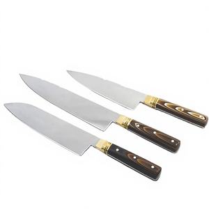 Juego de cuchillos de Chef de cocina de 03 piezas modernos hechos a mano, hoja de Damasco de acero inoxidable, acero al carbono afilado, carne, madera, cuero, rollo de madera - Product Image 1