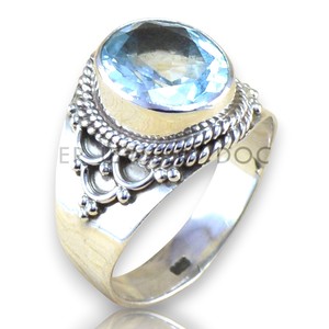 Anillo Elegante de Plata de Ley 925 con Topacio Azul Ovalado de Banda Ancha, Hecho a Mano, con Corte Redondo Precioso, Joyería Boho para Mujer - Product Image 1