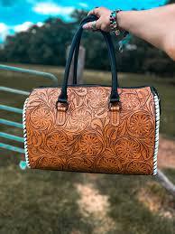 Bolsa de Viaje Deportiva de Lujo, Diseño 2026, Estilo Vintage, con Grabados Florales Hechos a Mano, 100% Cuero Genuino, Hecha a Mano - Product Image 3