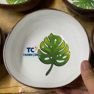 Cuenco de Cáscara de Coco Lacado al por Mayor, Artesanía Tradicional con Diseño Floral y de Árboles, Utensilios de Cocina, Decoración del Hogar - Product Image 1