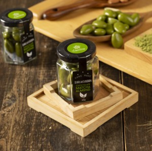Dragées au chocolat matcha premium avec amandes pour cadeaux d'entreprise dans une boîte personnalisée - Product Image 5