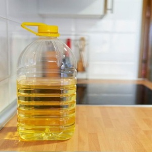 Huile de tournesol raffinée de qualité supérieure, haute pureté et goût naturel, pour la production industrielle et alimentaire - Product Image 3
