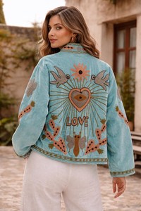 Veste pour femmes en velours turquoise brodée de motifs Suzani, offrant confort et style, manteau bohème pour femmes, cadeau idéal pour les enseignantes - Product Image 2