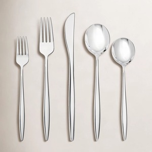 Fourchette à dîner classique en acier inoxydable, finition miroir, manche en métal - Product Image 4