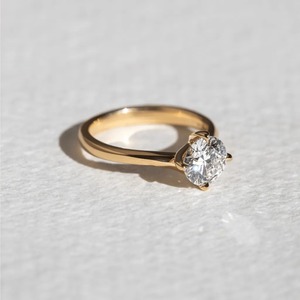 Bague classique en or jaune avec diamant de laboratoire rond de 1 carat, bijoux fins, vente en gros - Product Image 2