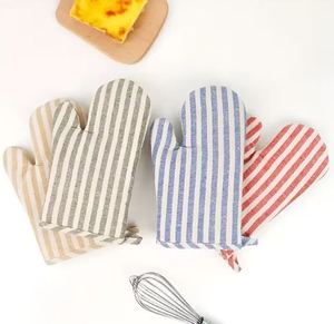 Gants de four et de barbecue de qualité supérieure avec <span class=keywords><strong>poignet</strong></span> allongé pour <span class=keywords><strong>cuisine</strong></span> d'hôtel, résistants à la chaleur, par le fournisseur à un prix imbattable - Product Image 1