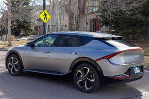 K-i-a E-V-6 GT-L-i-n-e A-W-D 2022 - Product Image 2