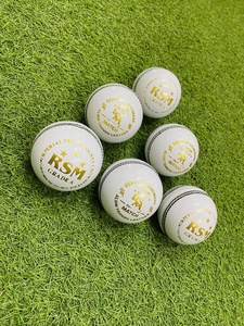 Pelotas de Cricket Resistentes al Agua de Calidad Profesional RSM - Product Image 2