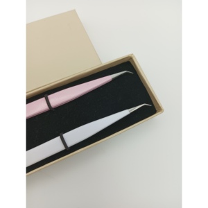 Pince à épiler de luxe personnalisée en acier inoxydable avec pointe lisse de précision - Outil de beauté haut de gamme en emballage boîte - Product Image 1