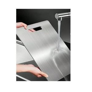 Tabla de cortar premium para el hogar, de acero inoxidable puro, saludable y antibacteriana, para uso en la cocina. - Product Image 2