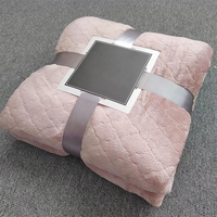 Prix de gros Couverture en flanelle douce au toucher pour la décoration intérieure Meilleure qualité Cosy Warm Winter Coral Fleece Throws Blankets