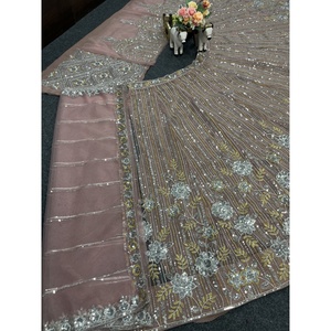 Magnifique Lehenga Choli de mariage rose en polyester par Bewafa Designer, taille 2XL, avec broderie de sequins. - Product Image 1