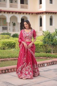 Lehenga choli de tela de seda premium con lentejuelas y bordados con hilo. - Product Image 5