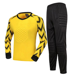 Ensemble d'uniformes de football personnalisés par sublimation pour hommes et jeunes, maillot et short de football respirants à séchage rapide en polyester, kit d'équipe OEM - Product Image 1