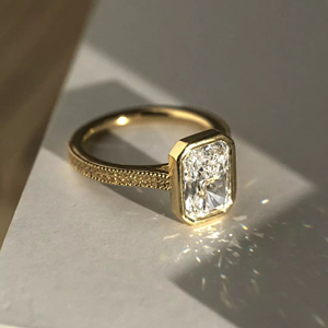 Anillo de Compromiso con Diamante Cultivado en Laboratorio Radiante, Anillo de Boda de 3.50 Quilates, Oro Amarillo de 14k, Joyería para Regalo de Fiesta - Product Image 6