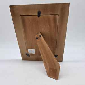 Cadre photo moderne de luxe fait main en os incrusté avec impression personnalisée et bandes noires pour décoration de table - Product Image 2