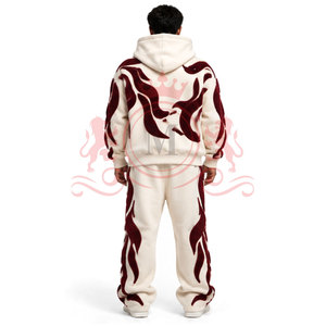 Conjunto Deportivo Moderno con Bordado Chenille, Cómodo y Casual - Product Image 2
