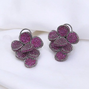 Pendientes de Lujo de Alta Calidad Chapados en Oro con Moissanita, de Moda, para Fiesta de Noche, Colección de Moda para Mujer - Product Image 6