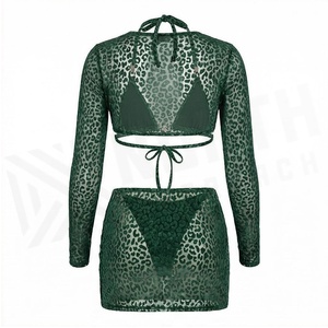 Ensemble 2 pièces imprimé léopard vert, haut halter avec perles et bas string, bikini extensible, mode féminine - Product Image 3