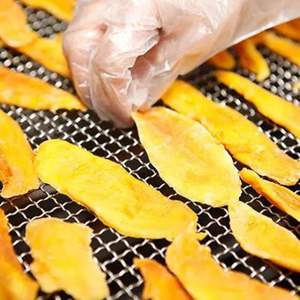 Tiras de mango masticables doradas Premium de Vietnam, bocadillo de frutas tropicales secas naturales para exportación - Product Image 6