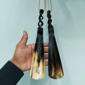 Chausse-pied artisanal de haute qualité en véritable corne de bœuf avec manche rond en corne massif, au meilleur prix - Product Image 6