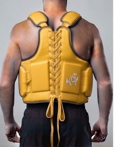 Protège-poitrine unisexe adulte KLTW INT'L pour Muay Thai et Taekwondo, personnalisable avec logo, en cuir PC/PVC durable, toutes couleurs - Product Image 2