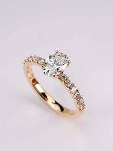 Bague de fiançailles minimaliste en or jaune 18K/14K/10K avec diamant de laboratoire ovale de luxe VVS Diam 1,00 carat et pavé de diamants - Product Image 6