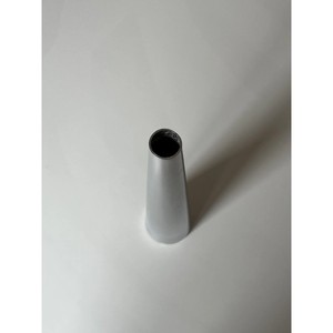 Jarrón de Mesa Minimalista de Aluminio de Alta Calidad, Moderno, en Forma de Cono, para Flores - Product Image 2